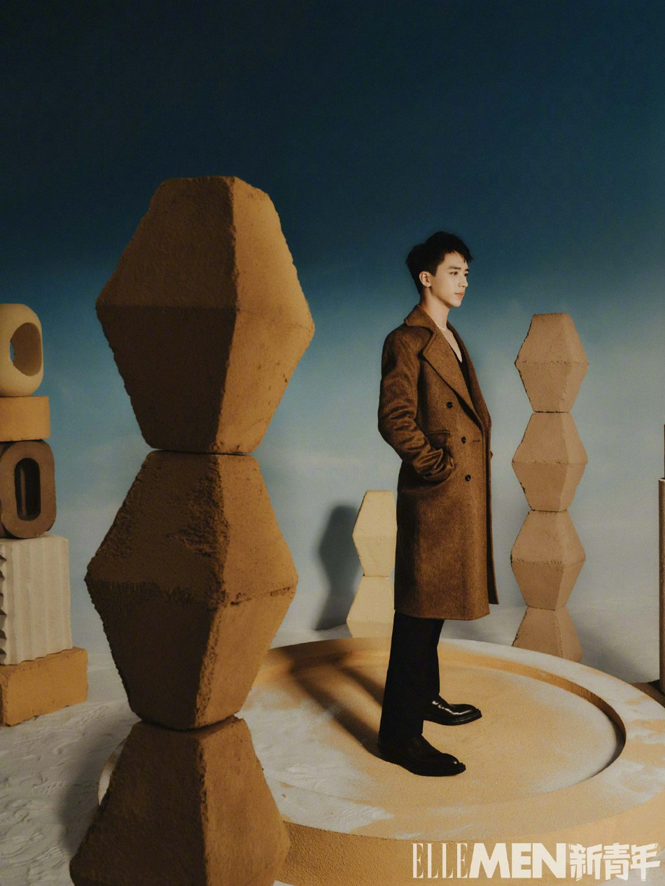 许魏洲酷帅造型尽显成熟魅力写真