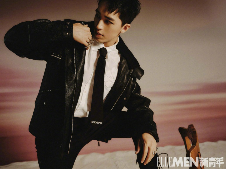 许魏洲酷帅造型尽显成熟魅力写真