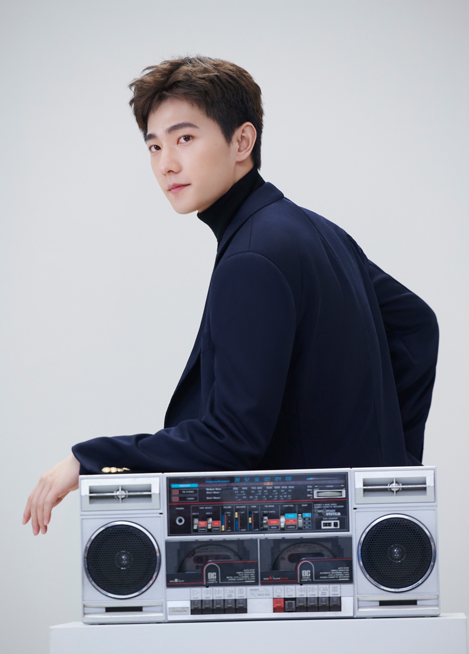 限定秋日男友杨洋红蓝秋冬大片