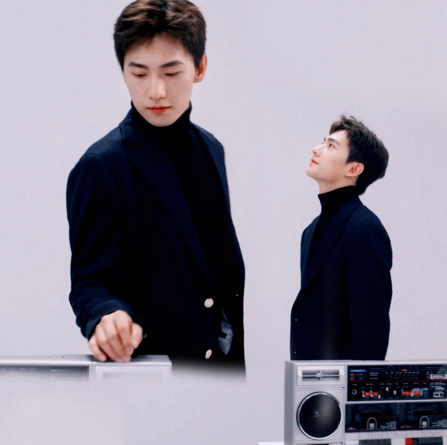 限定秋日男友杨洋红蓝秋冬大片