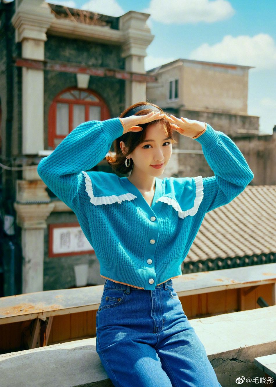 毛晓彤复古短发造型精致优雅写真