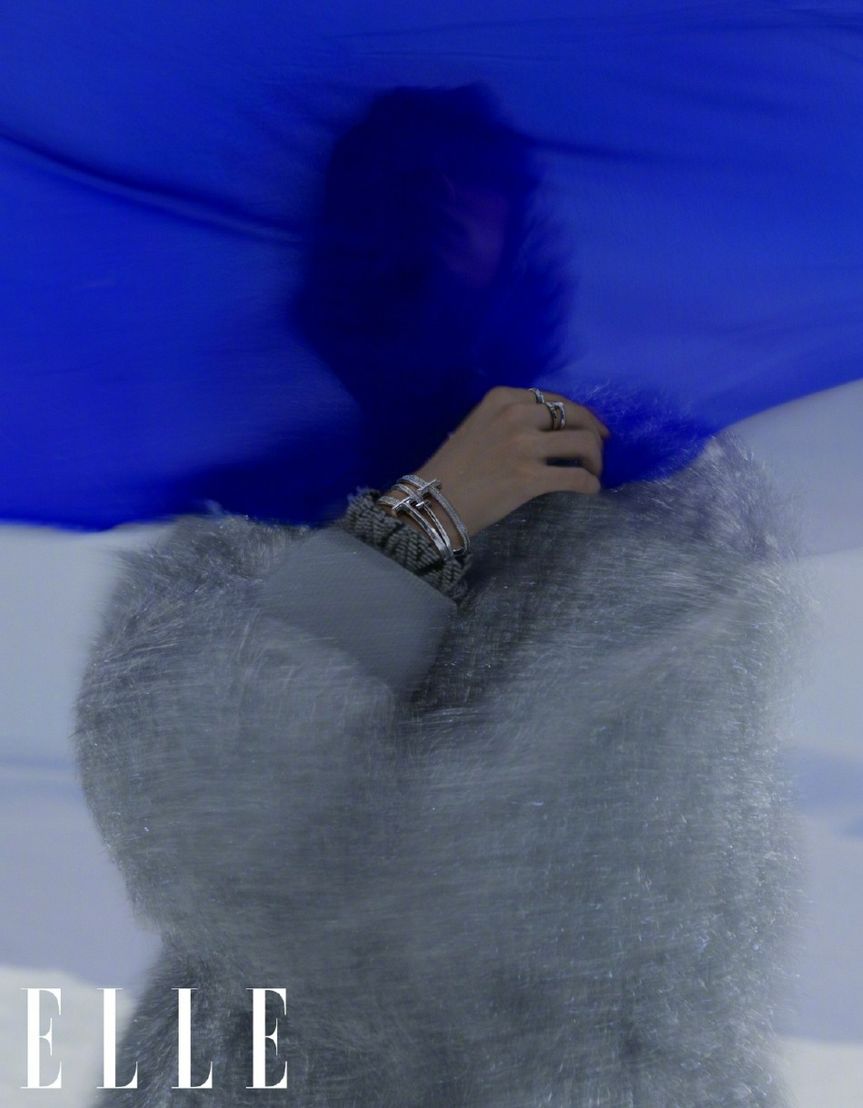 易烊千玺独特造型个性十足写真