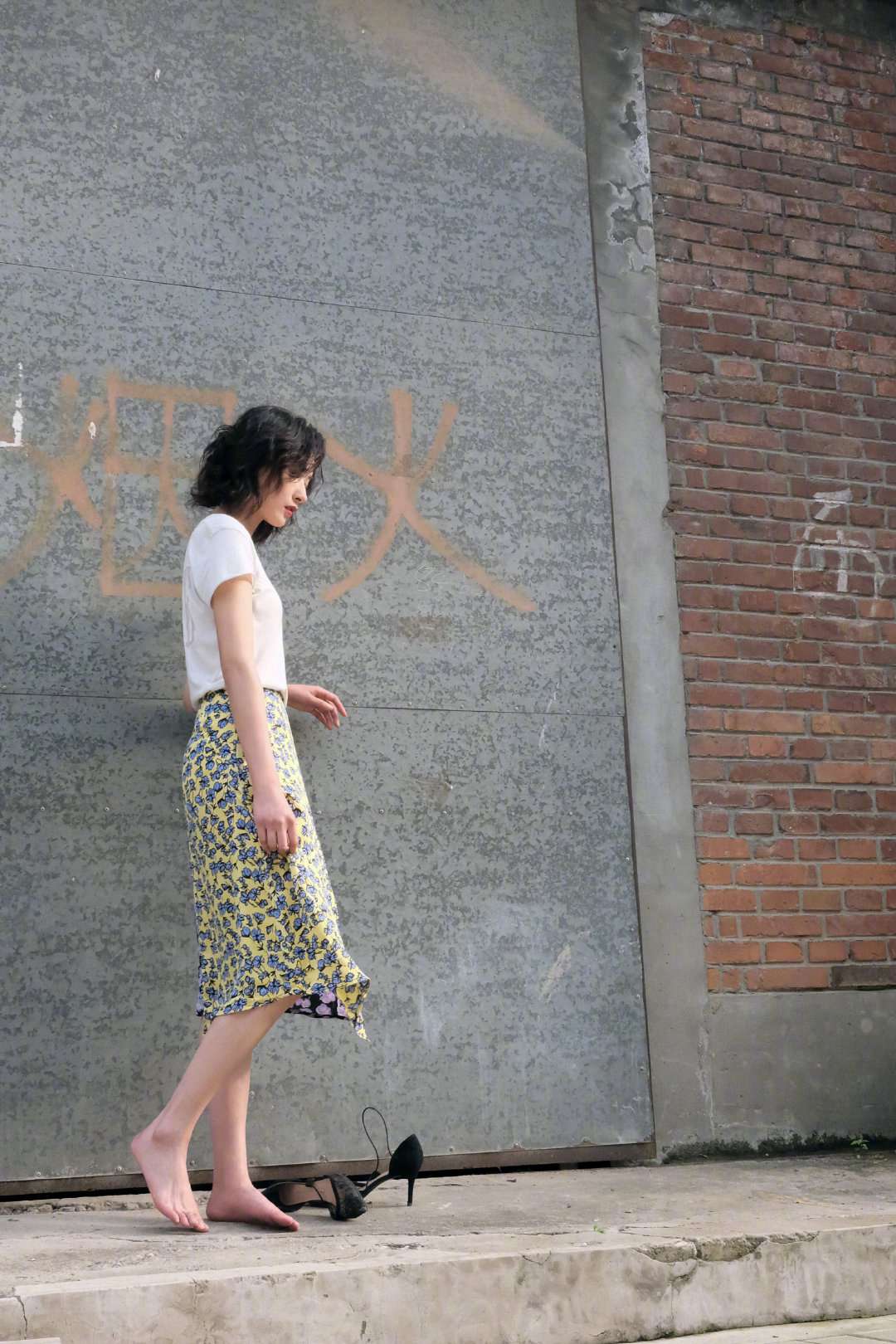 万茜文艺范造型氛围感满满写真