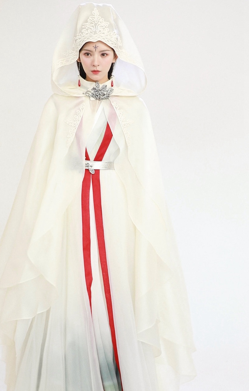 张予曦《千秋令》冷感白袍凤离雪造型图片