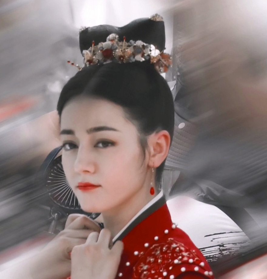 迪丽热巴安乐传白发侧颜路透照侧颜好优越