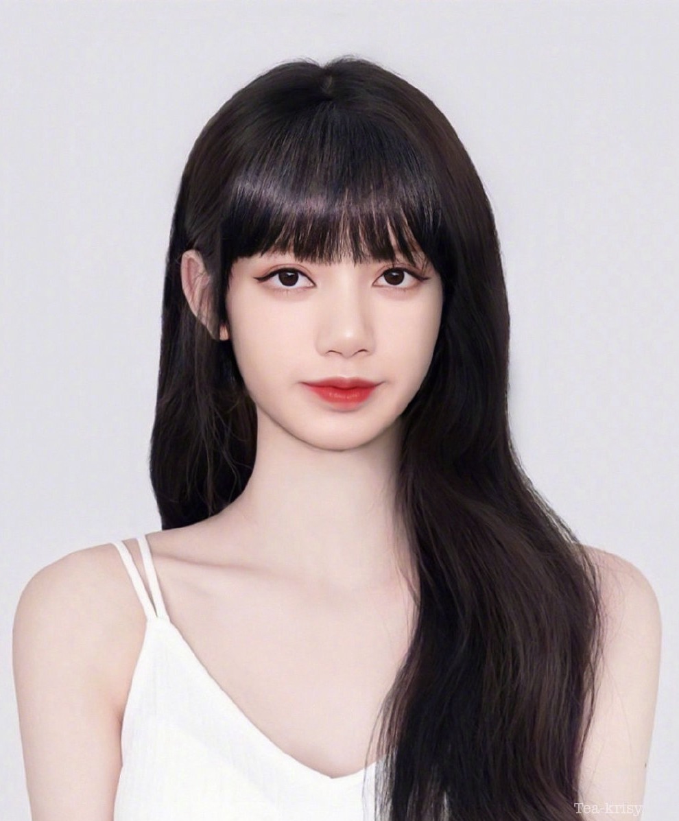 LISA首张单曲回归预告照化身长发辣妹
