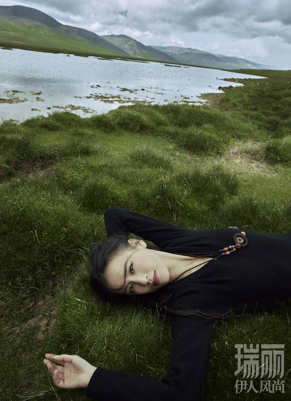 黄圣依从容豁达尽显纯粹之美写真