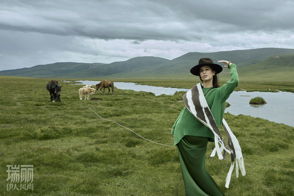 黄圣依从容豁达尽显纯粹之美写真