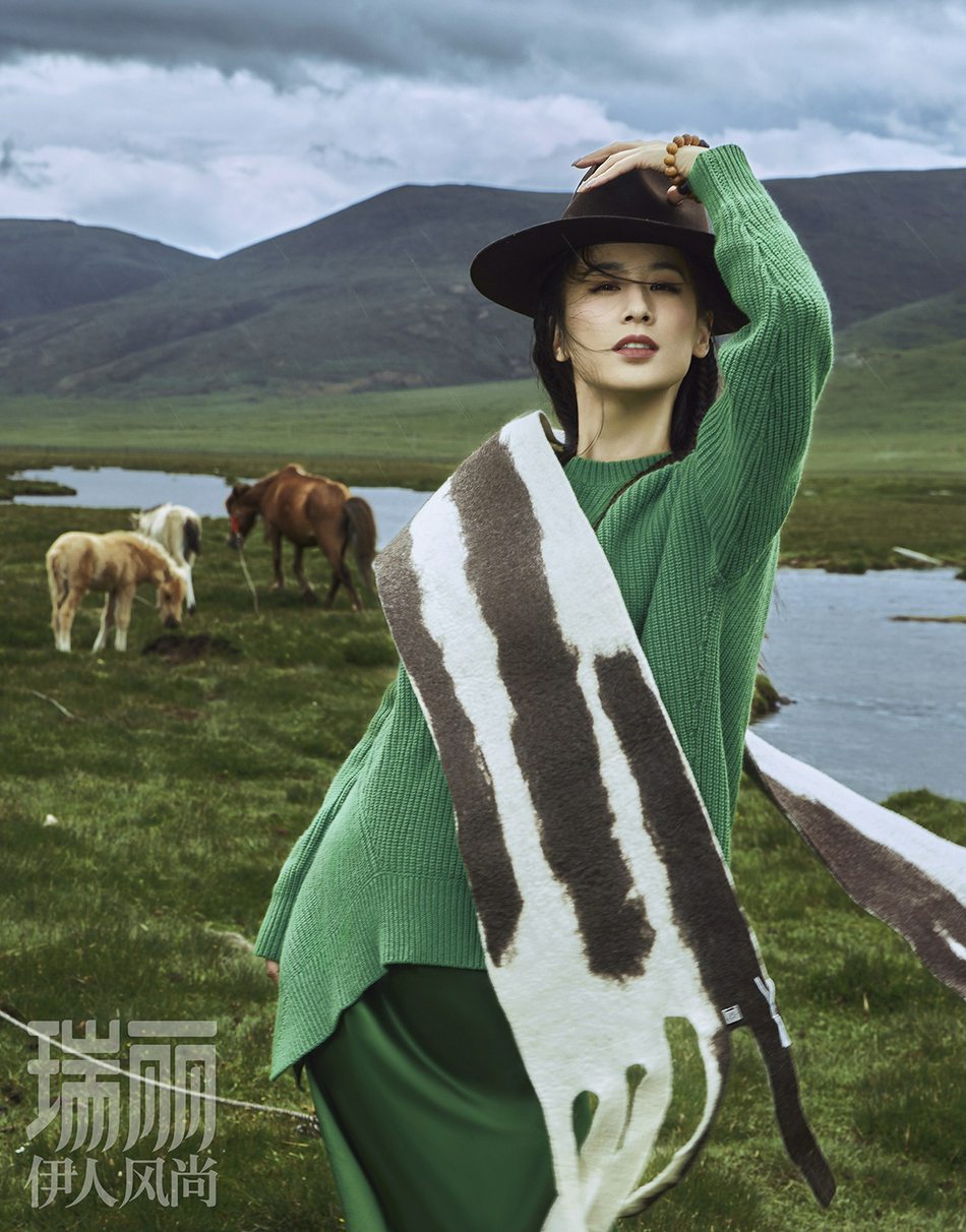 黄圣依从容豁达尽显纯粹之美写真