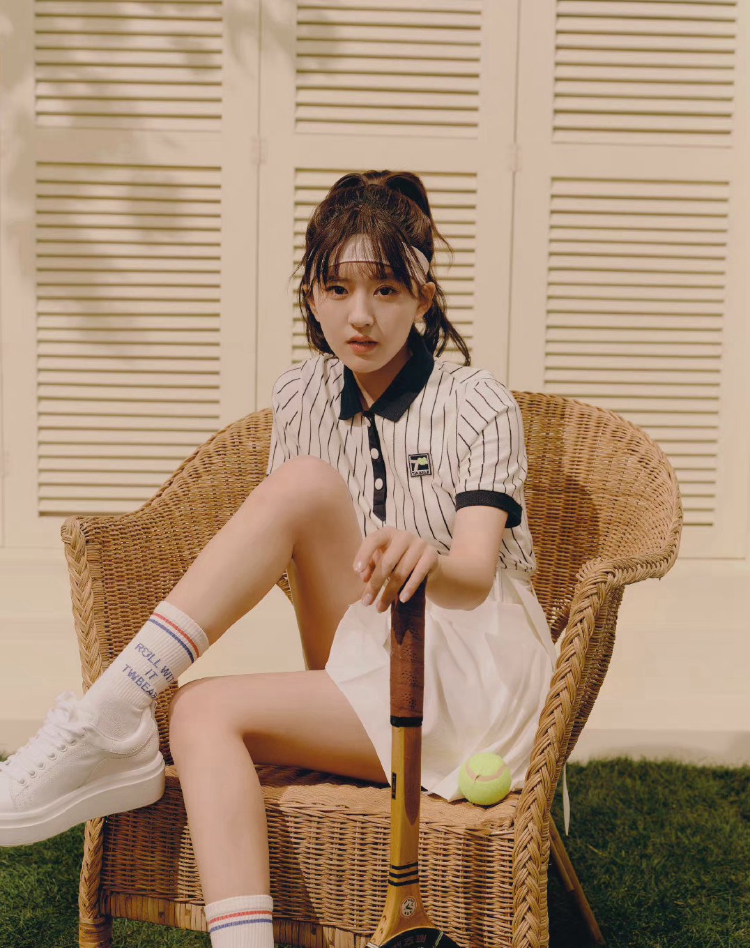 赵露思TeenieWeenie17周年展示特立独行的乖学院风写真