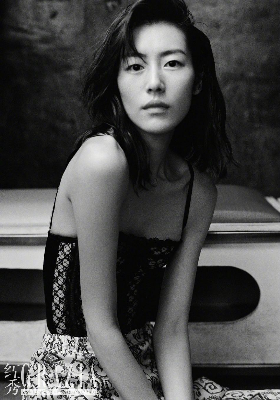 刘雯百变造型又美又飒杂志写真