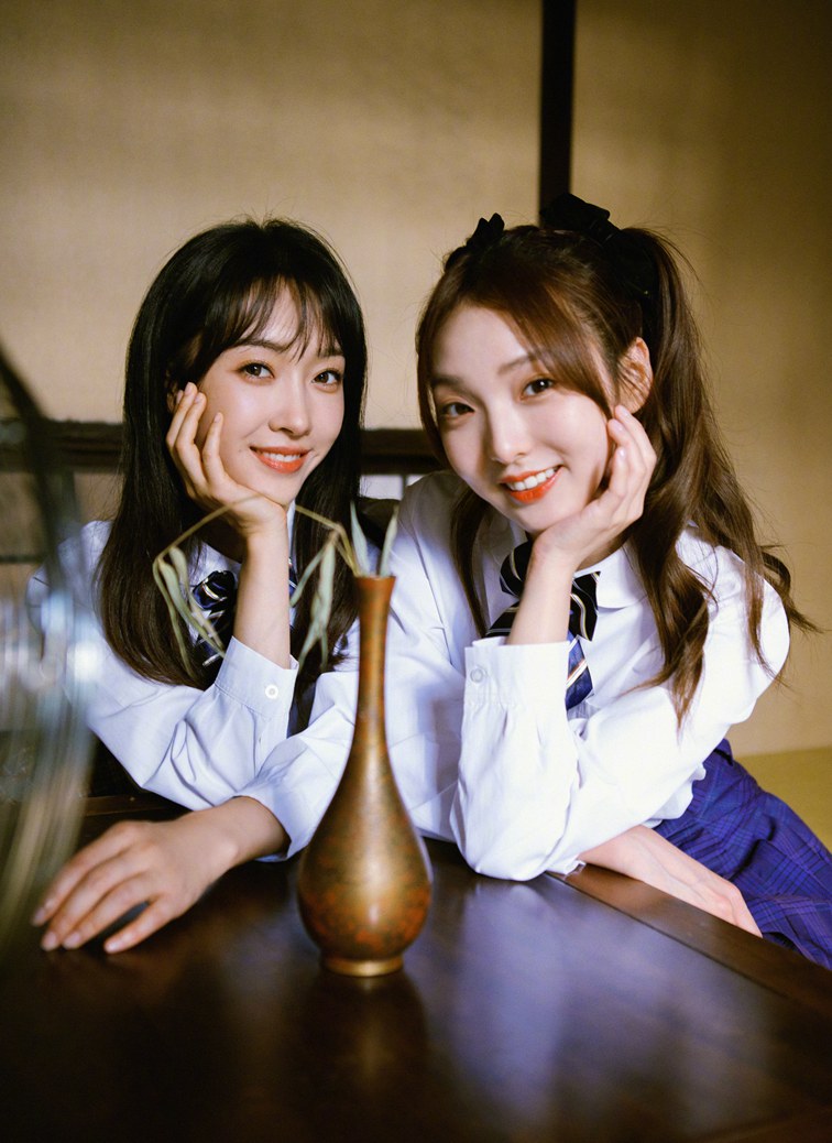 宣璐强东h新歌MV上演闺蜜校服杀青春大片