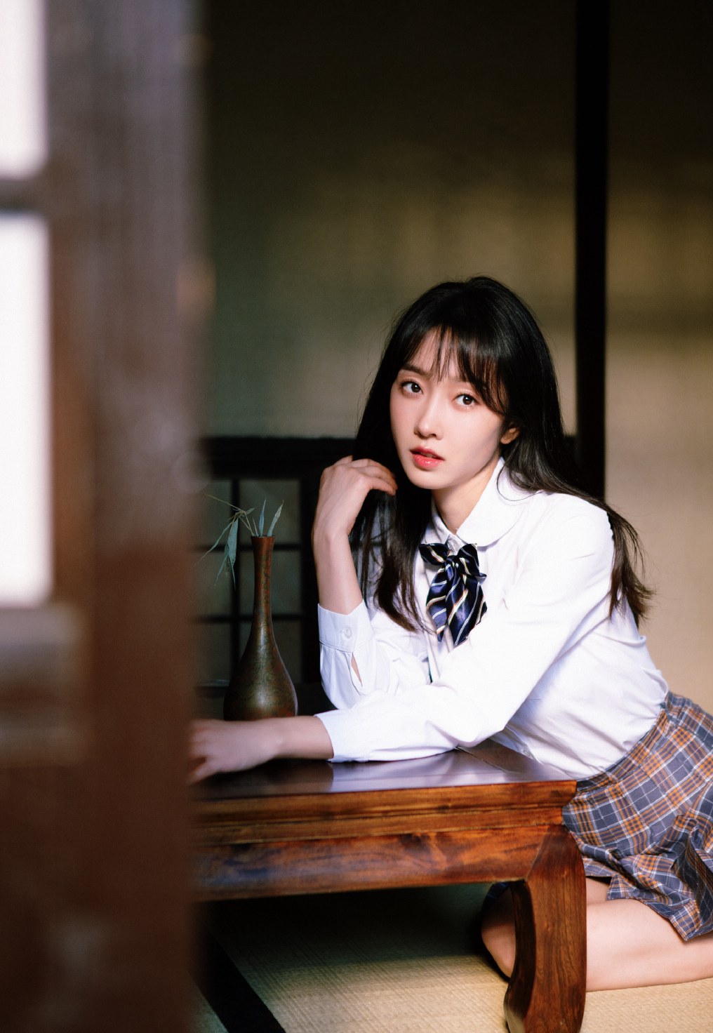 宣璐强东h新歌MV上演闺蜜校服杀青春大片