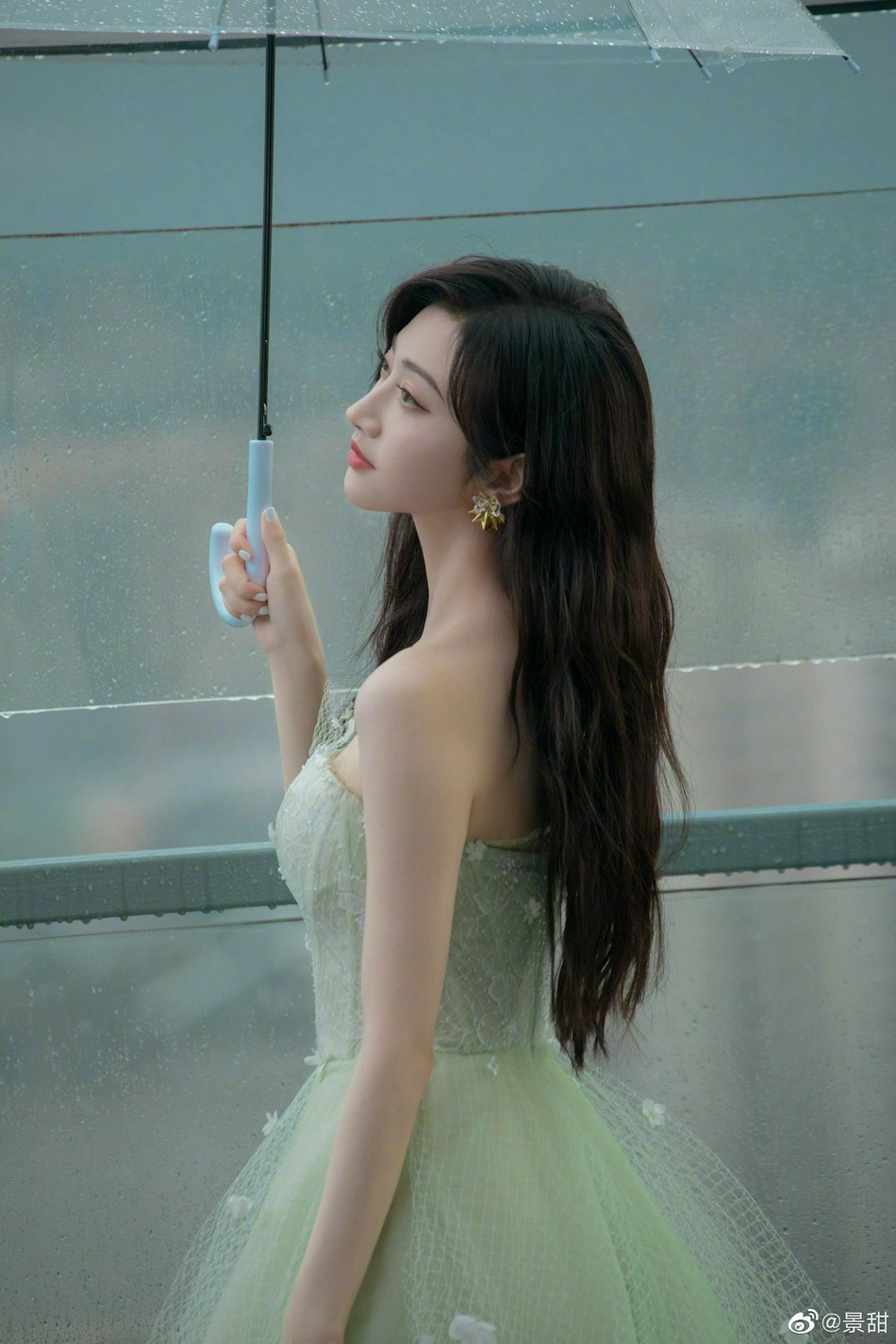 景甜薄荷绿纱裙氛围感满分写真