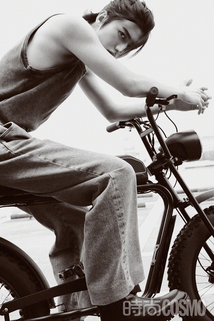 蔡徐坤时尚cosmo十月刊硬汉封面造型写真