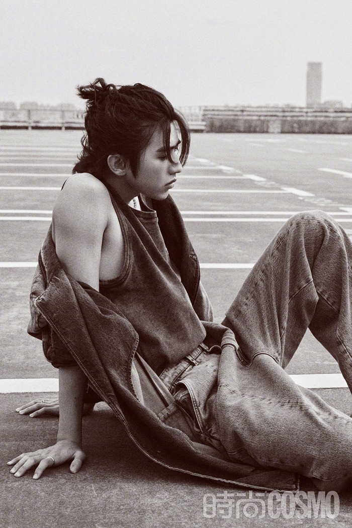 蔡徐坤时尚cosmo十月刊硬汉封面造型写真