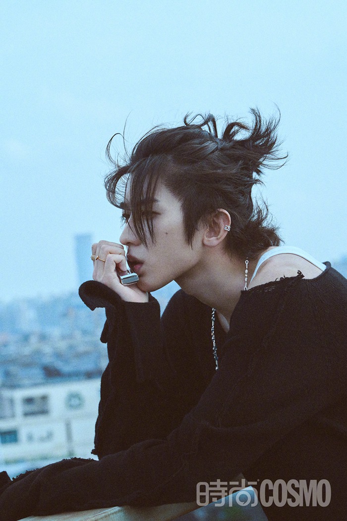 蔡徐坤时尚cosmo十月刊硬汉封面造型写真