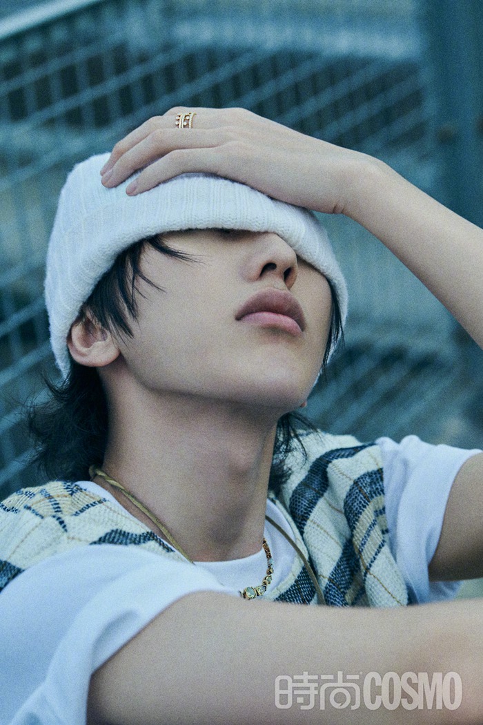 蔡徐坤时尚cosmo十月刊硬汉封面造型写真