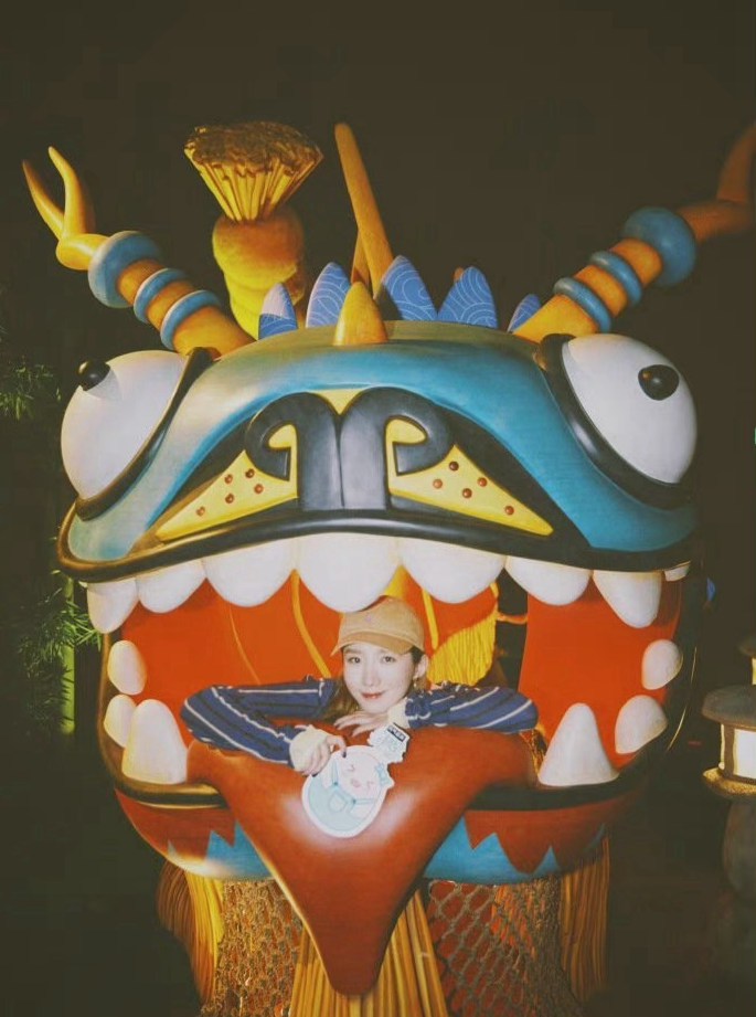 孟美岐环球影城plog可盐可甜可酷飒