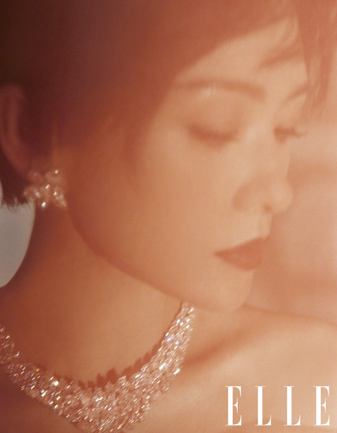 章子怡ELLE周年刊封面短发造型亮相