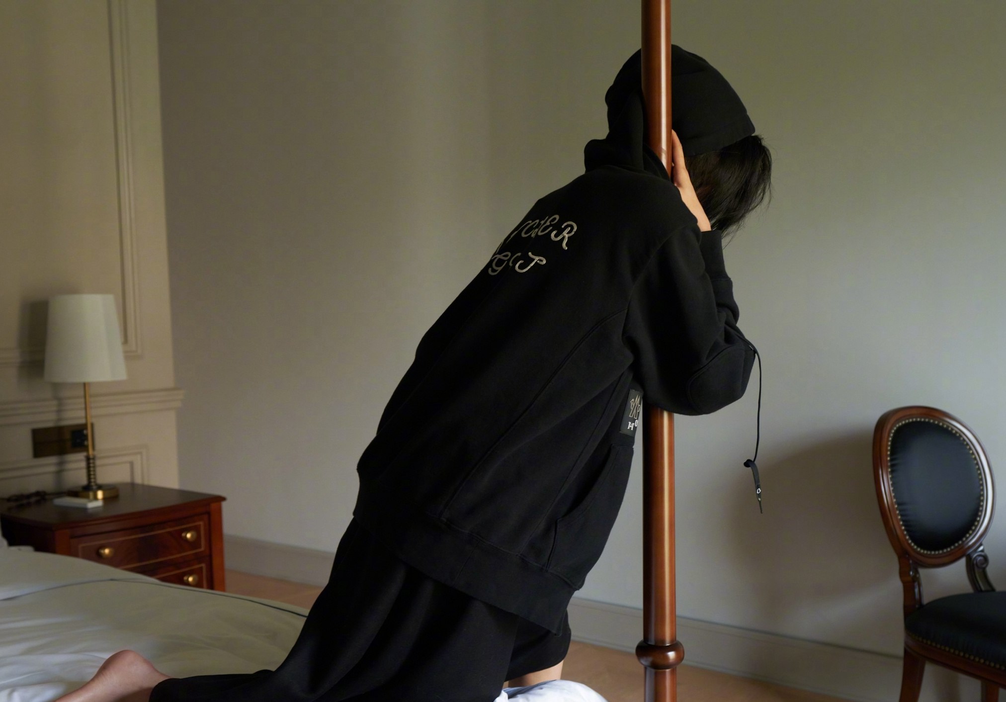 关晓彤酷飒风电玩酷女孩大片