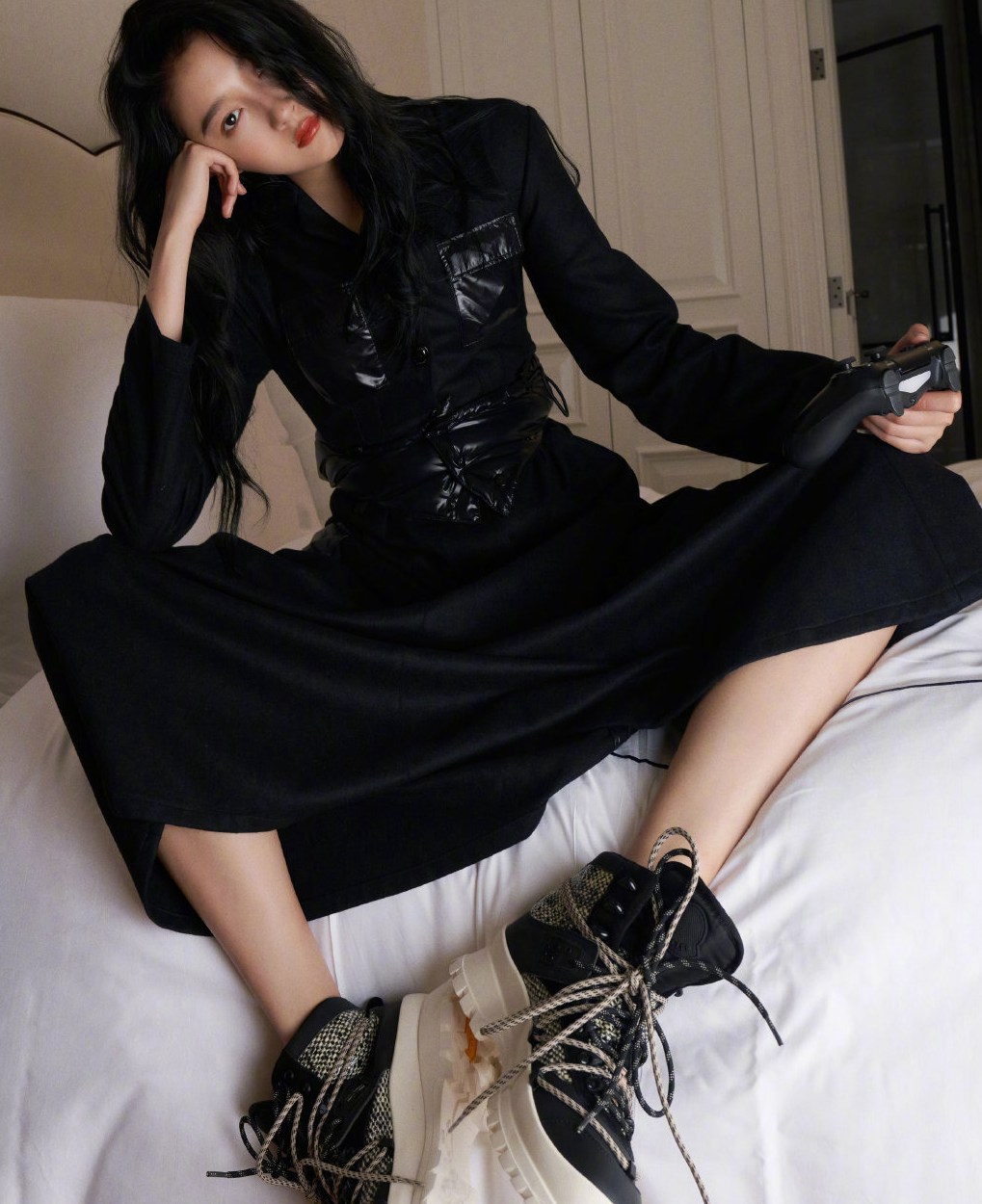 关晓彤酷飒风电玩酷女孩大片