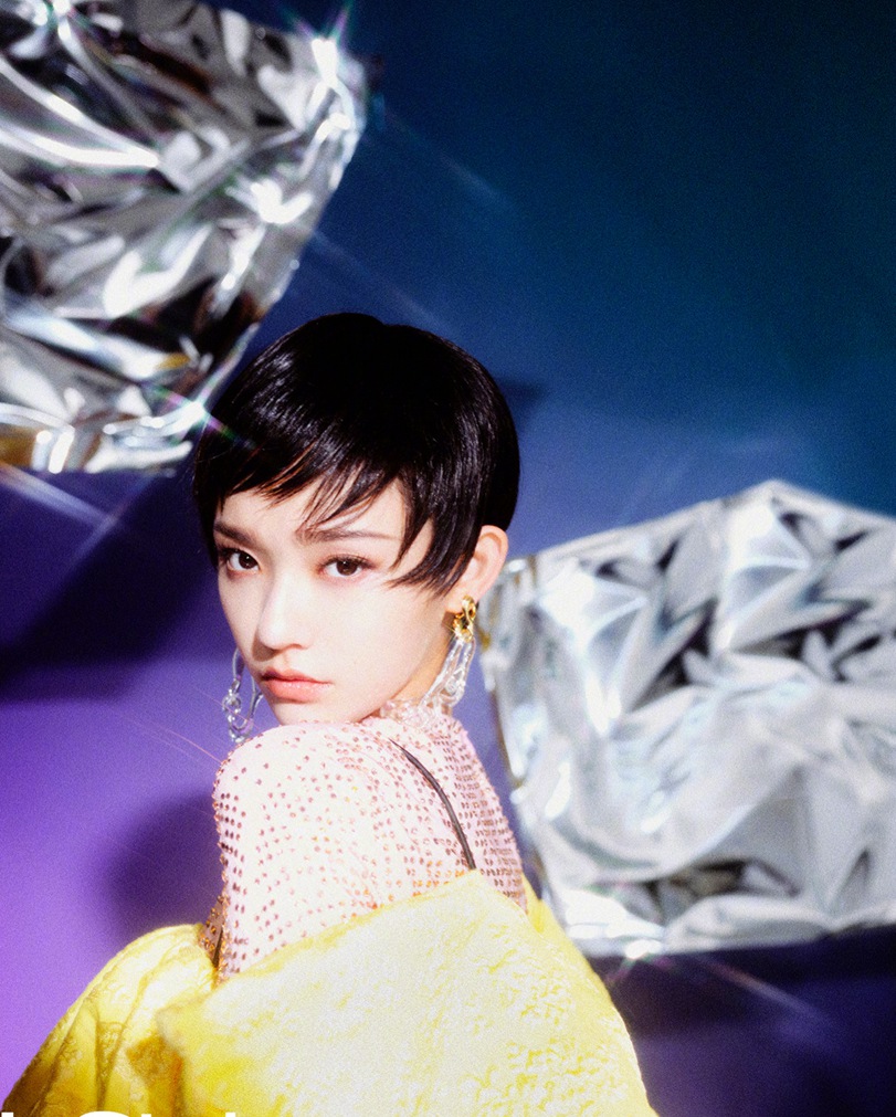 林允露耳短发杂志封面大片高级感十足