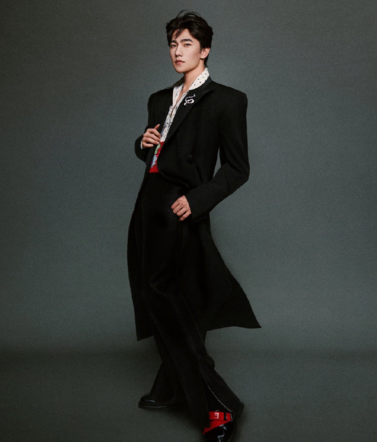 杨洋T杂志封面写真街头潮酷或风雅复古风格百变