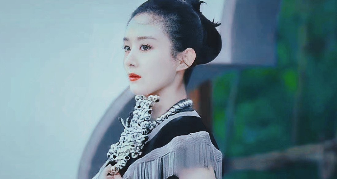 赵丽颖写意国风大片撑伞回眸好有氛围感