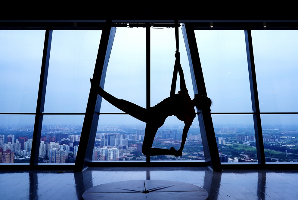 李沁光影瑜伽写真彰显好身材