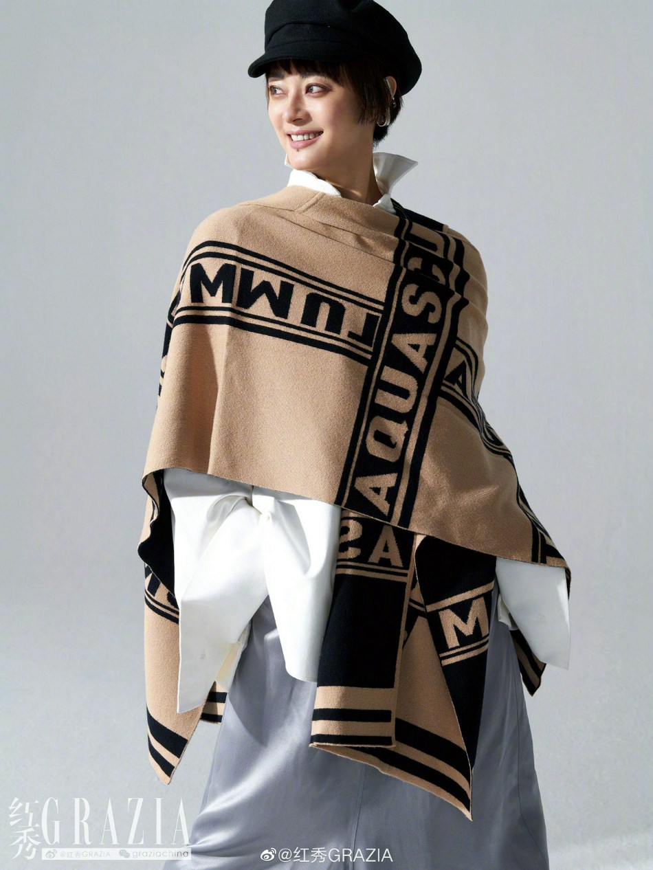 孙俪简约造型演绎成熟魅力写真