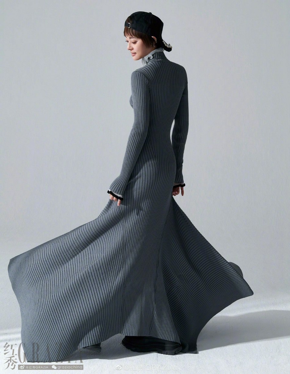 孙俪简约造型演绎成熟魅力写真