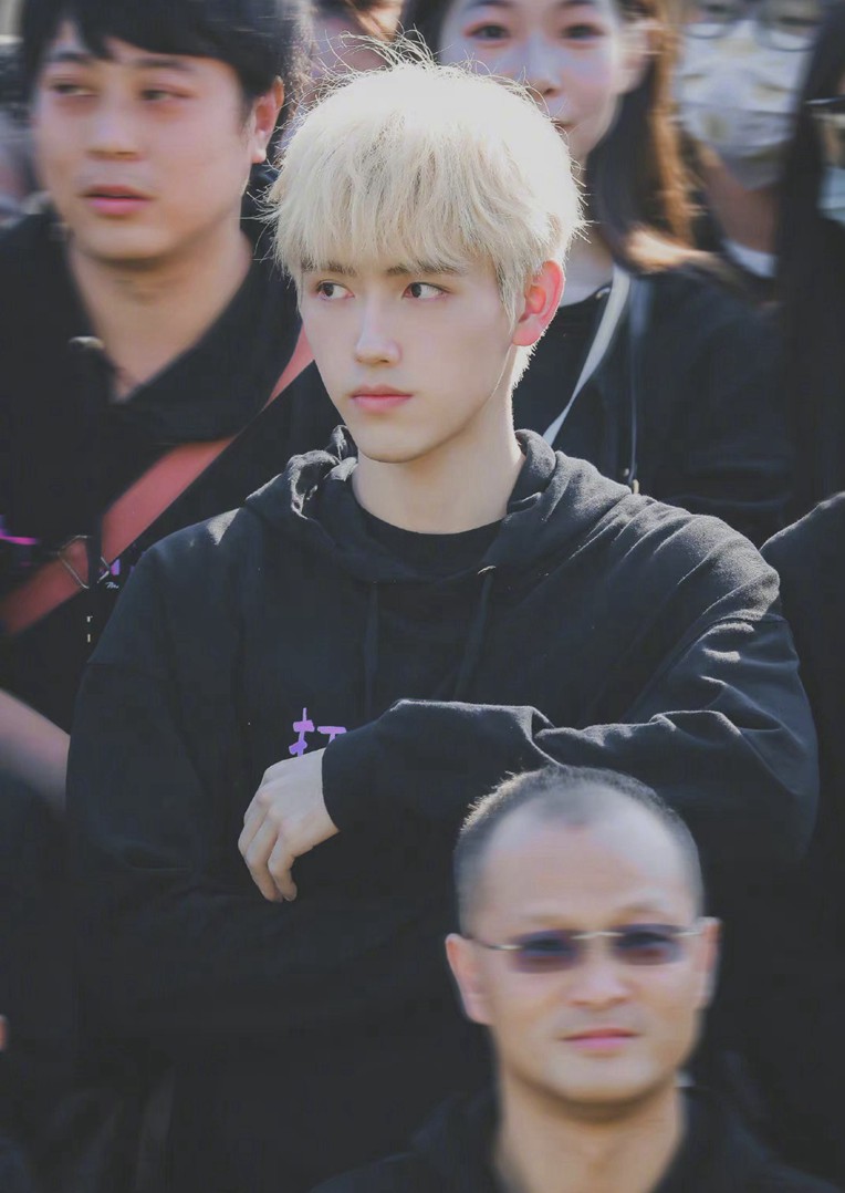 打火机与公主裙开机陈飞宇饭拍路透照