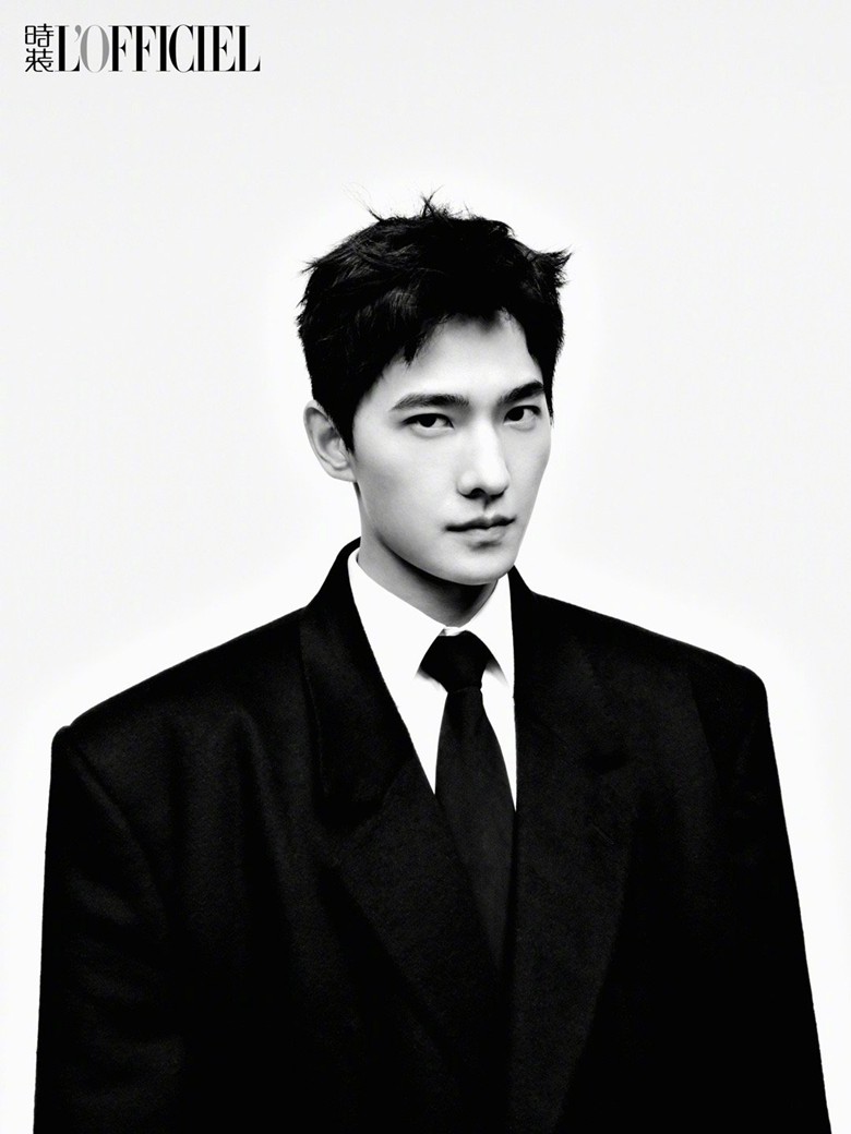 杨洋时装十月刊封面黑白情绪大片