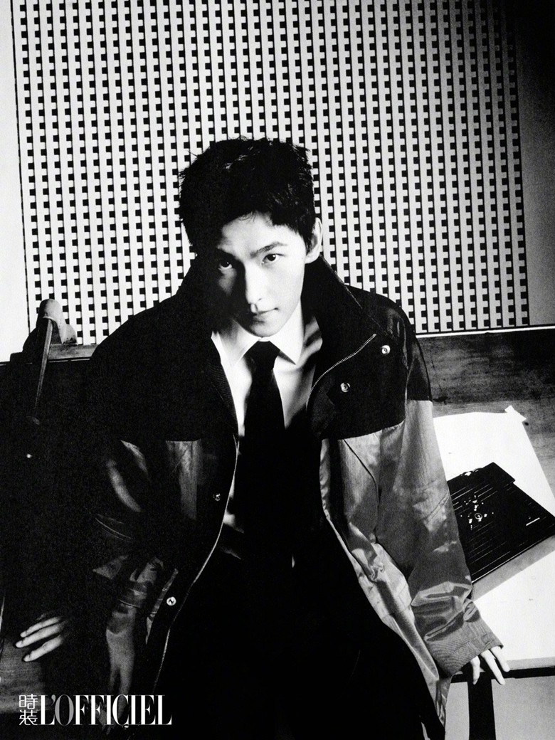 杨洋时装十月刊封面黑白情绪大片