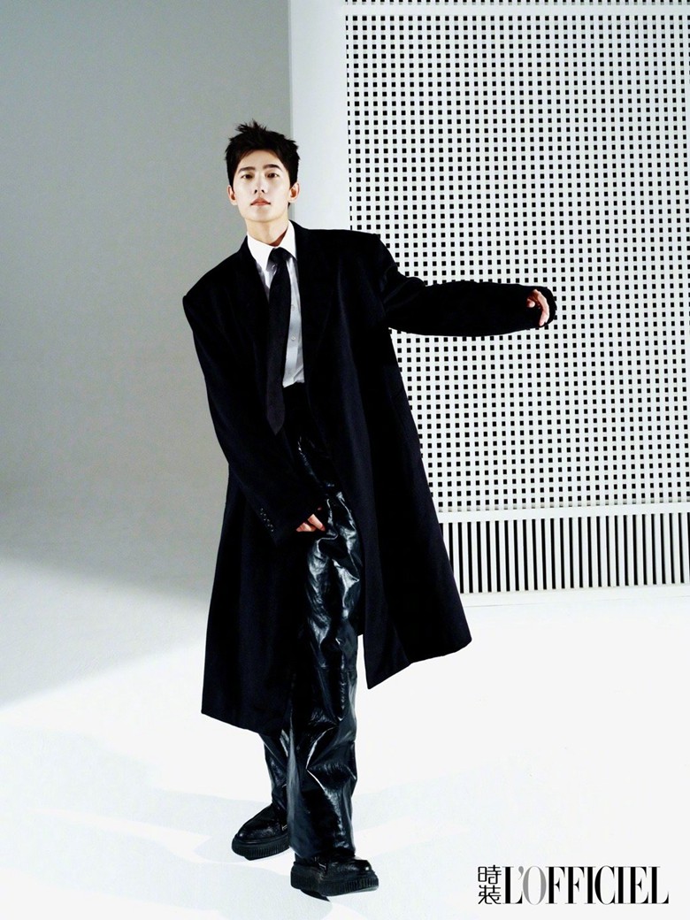 杨洋时装十月刊封面黑白情绪大片