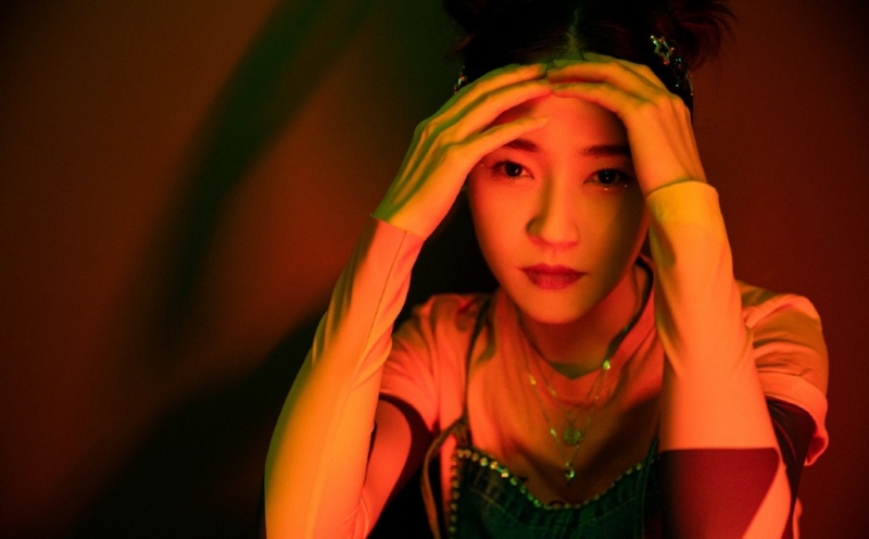 焦俊艳羊角辫造型少女感十足写真