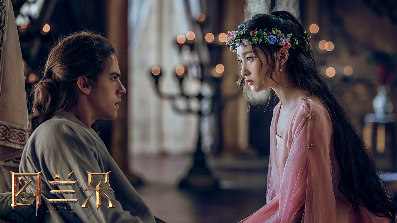 关晓彤图兰朵鲜花妆头戴花环美若天仙图