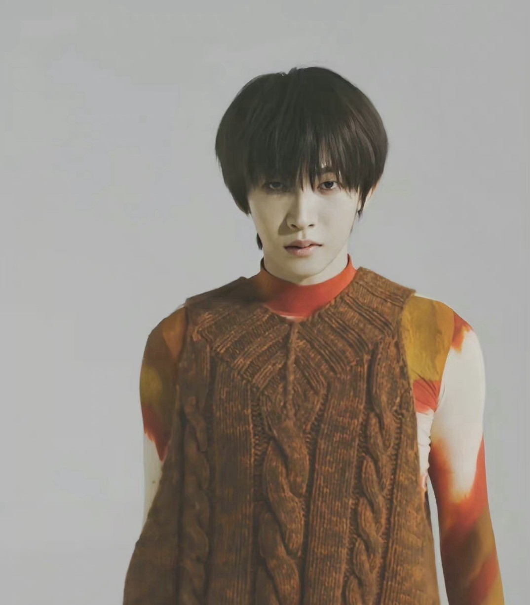 INTO1尼龙十月刊封面大片少年感满满