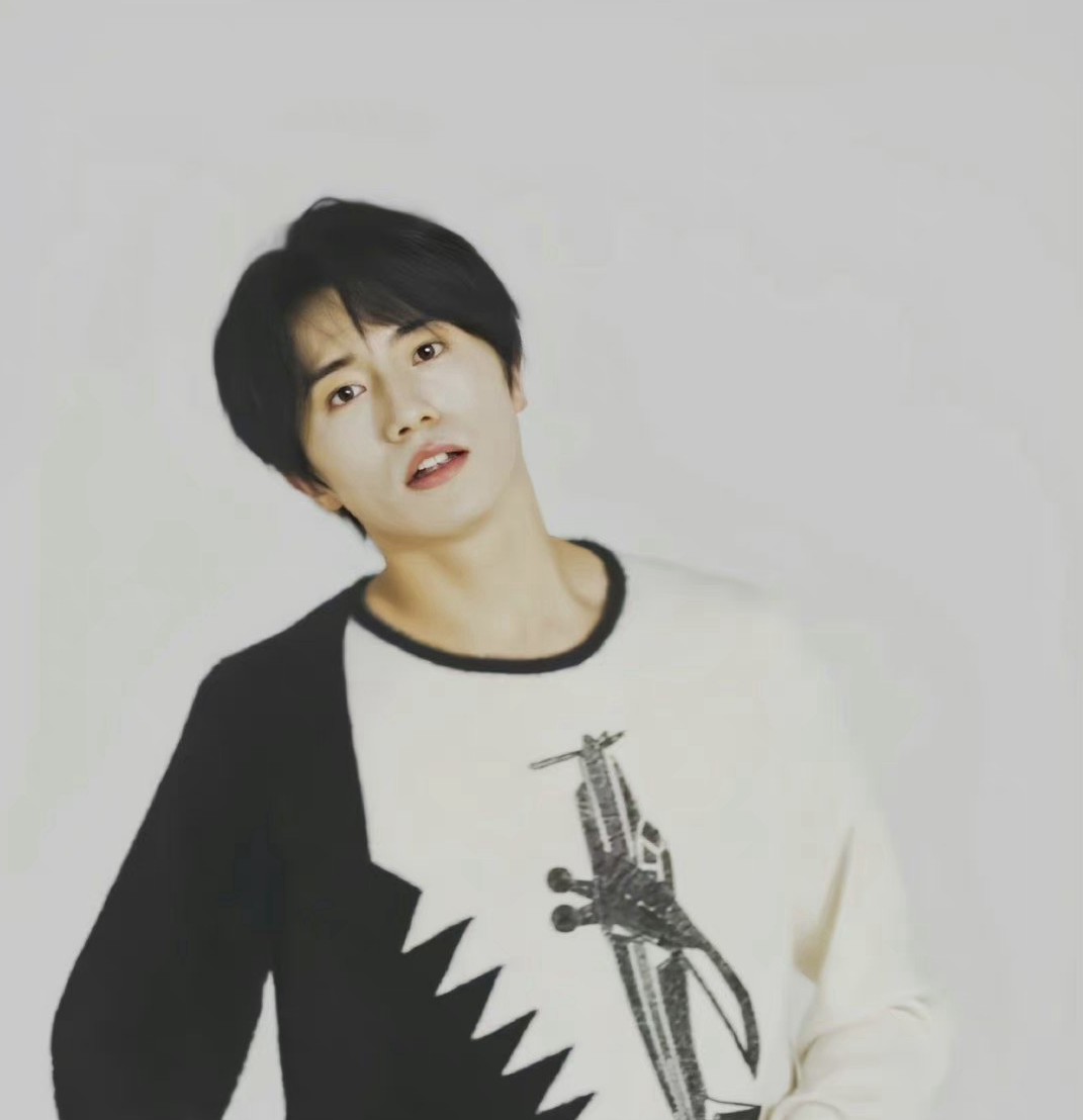 INTO1尼龙十月刊封面大片少年感满满