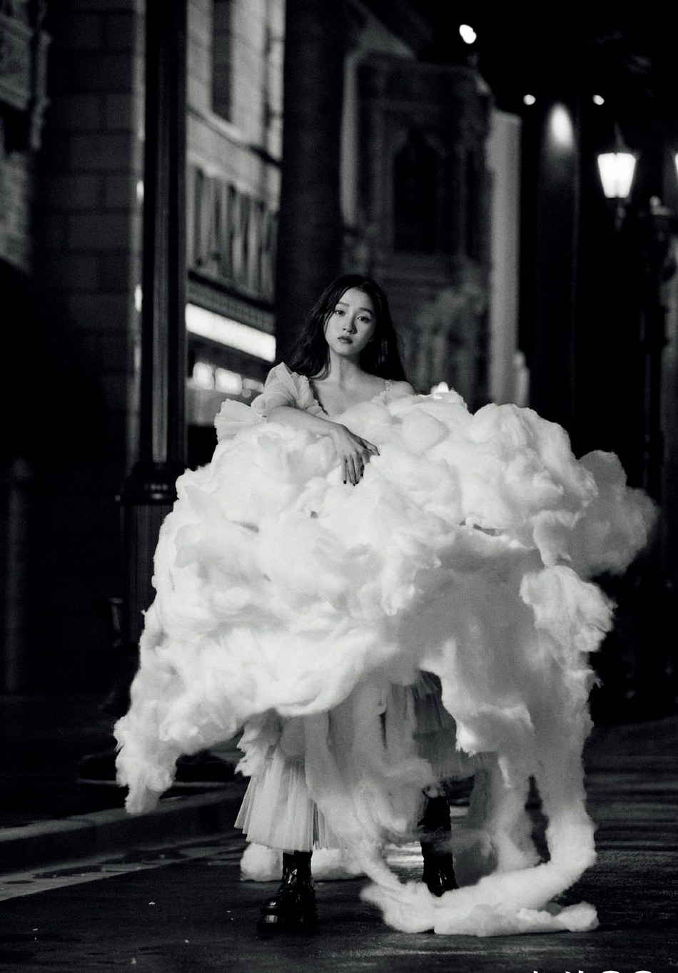 关晓彤体验哈利波特的魔法写真