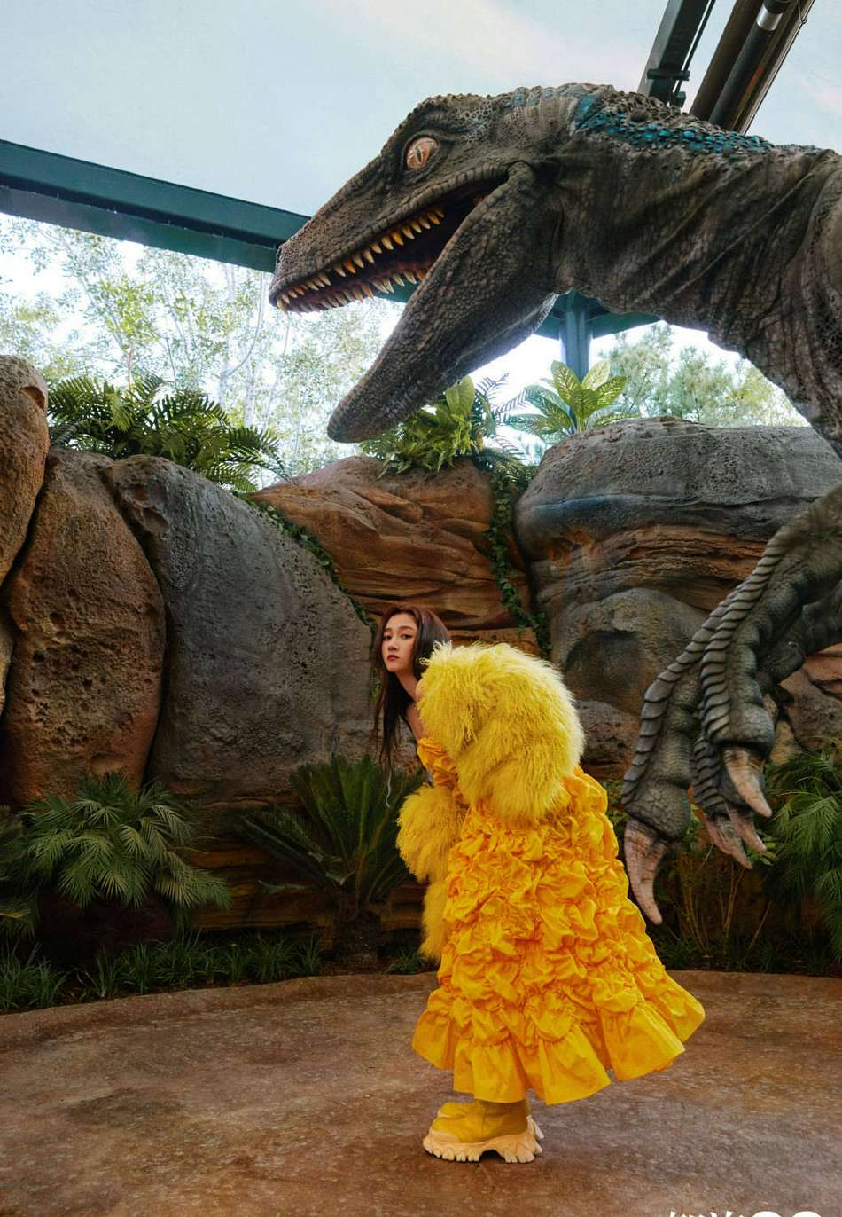 关晓彤体验哈利波特的魔法写真