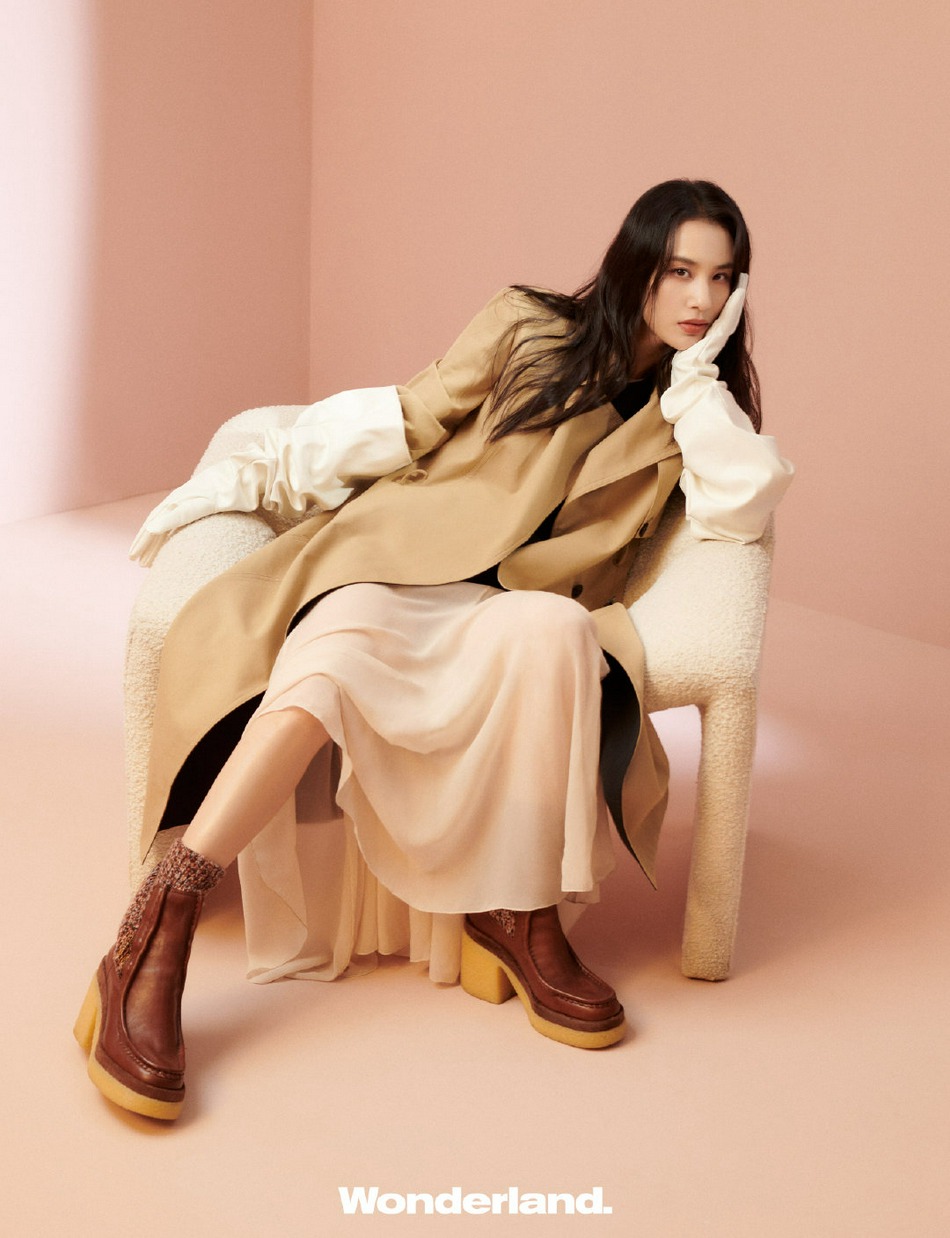 黄圣依吴昕完美诠释冬日时尚写真