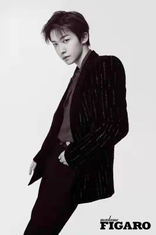 刘宇秋日冷感大片帅气迷人