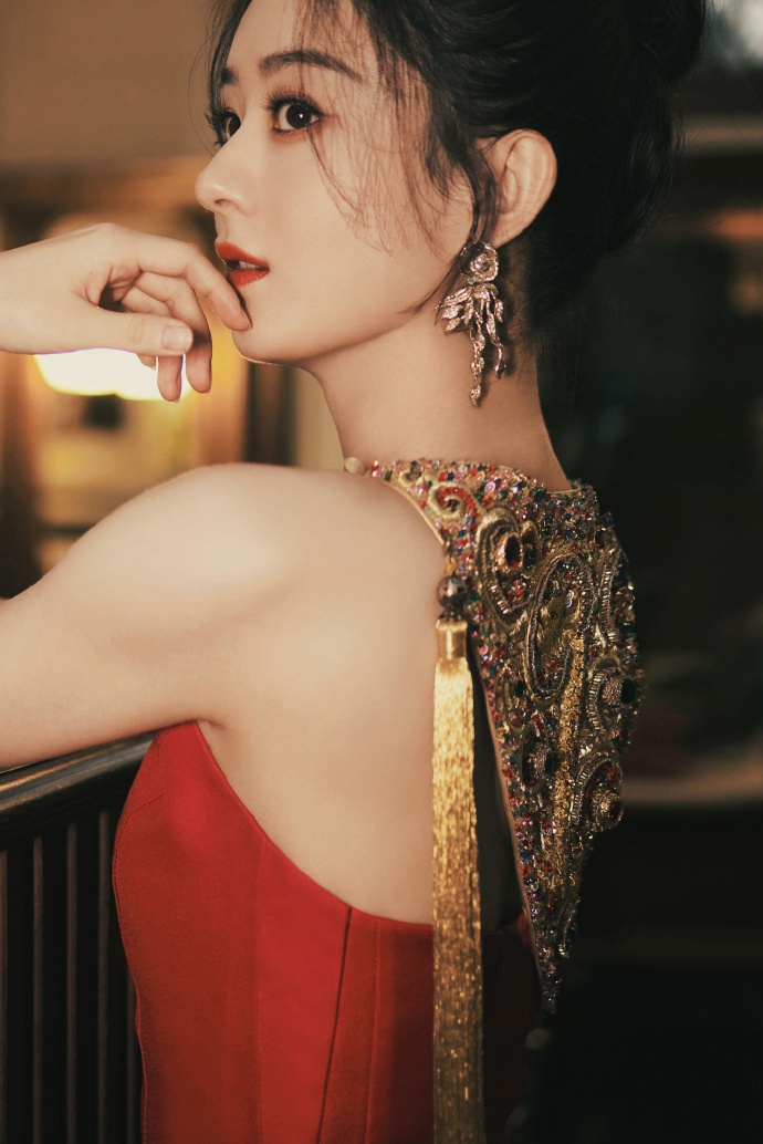 赵丽颖金色流苏红裙复古华丽写真
