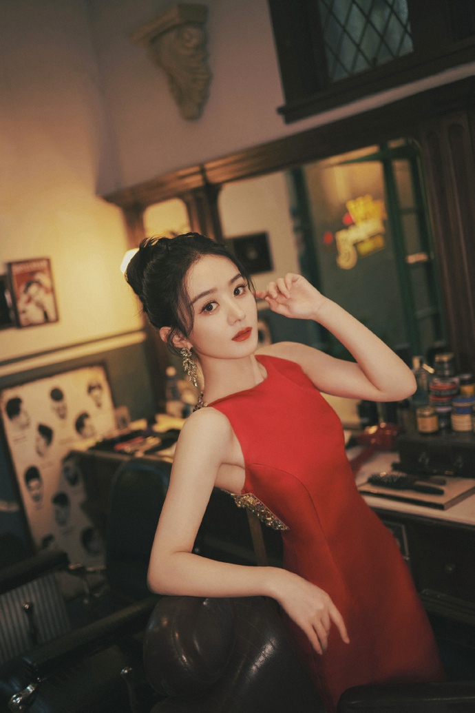 赵丽颖金色流苏红裙复古华丽写真