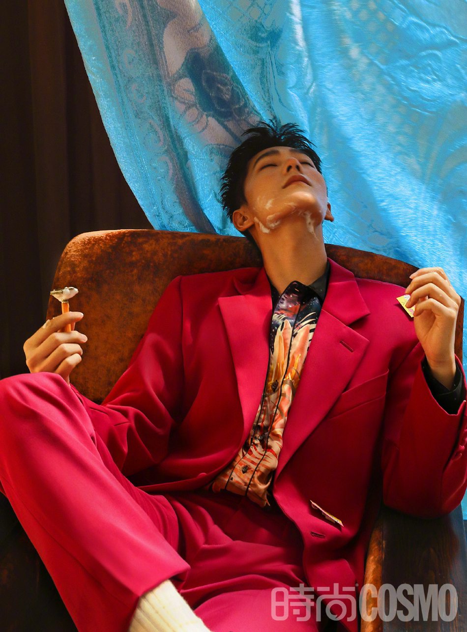 杨洋老上海造型帅气又时尚写真