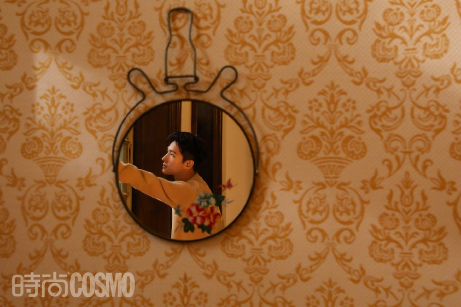 杨洋老上海造型帅气又时尚写真