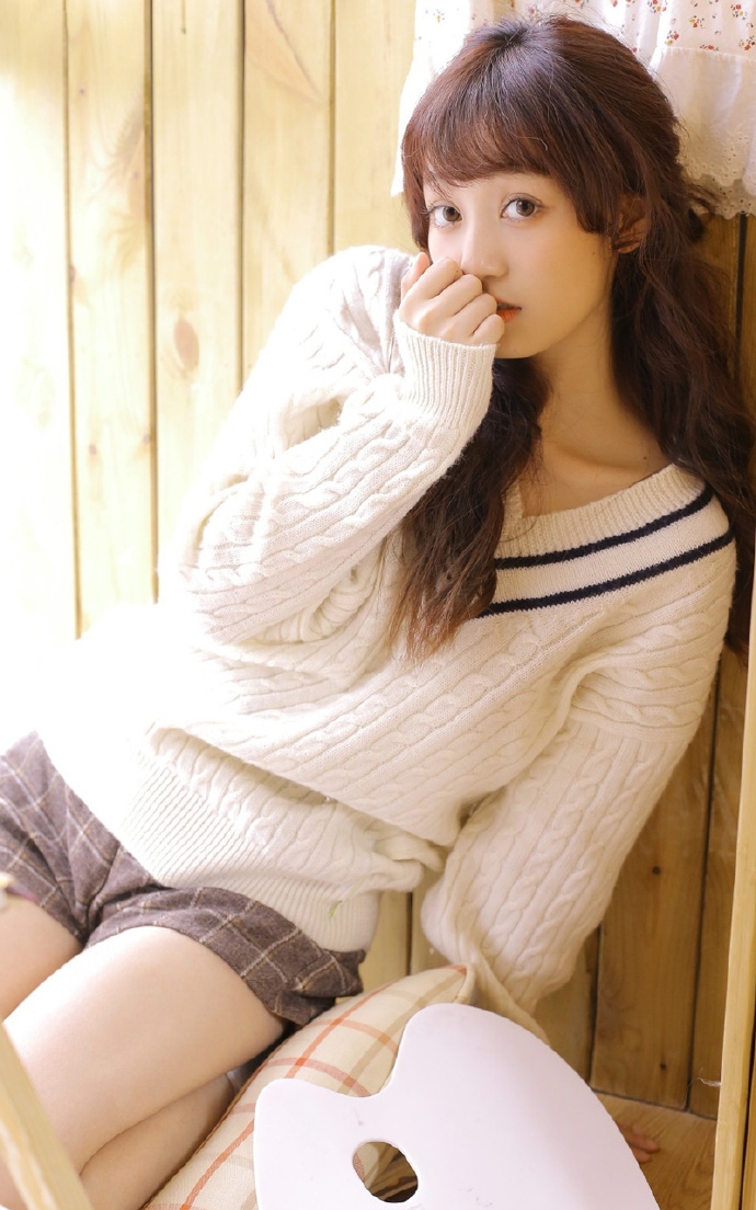 小清新美女白皙大长腿私房写真