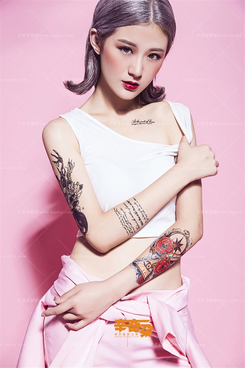 纹身美女细腰美腿性感火辣套图